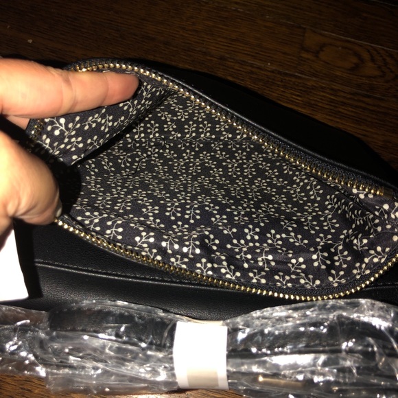 Black crossbody. - Picture 5 of 5